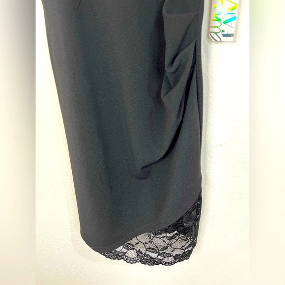 🆕 Almost Famous Black Sleeveless Dress with Bottom Lace Accent - Picture 5 of 10